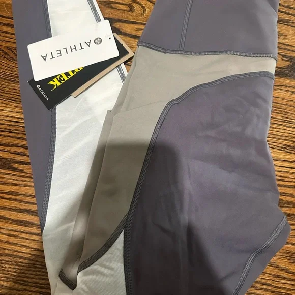 Athleta Colorblock 7/8 Legging - Picture 3 of 3